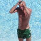 Alexander Skarsgård en la piscina