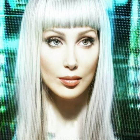 Cher celebra los 25 años de 'Believe' con una divina edición deluxe