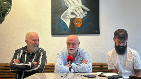 Fito Ferreiro, Federico Armenteros y Paco Novo de la Fundación 26 de Diciembre