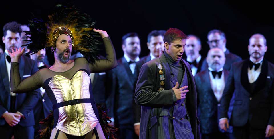 Étienne Dupois es Rigoletto en el Teatro Real. Fotos: Javier del Real