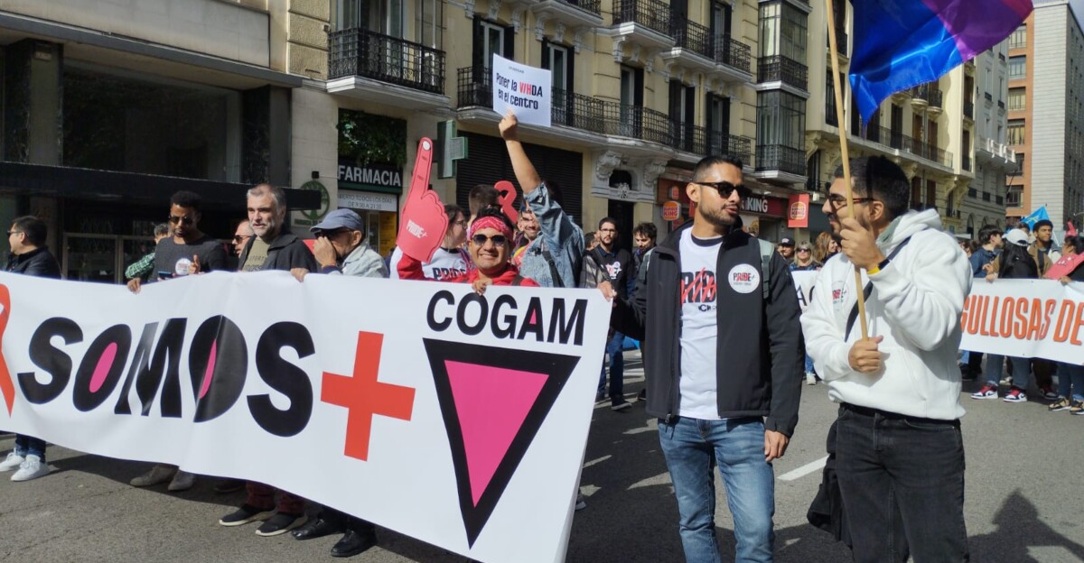Manifestación contra el sida de COGAM