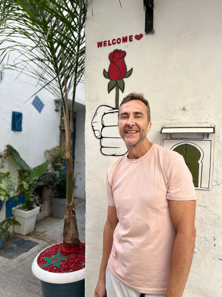 Pedro Serrano posa en Marruecos, un país que le fascina