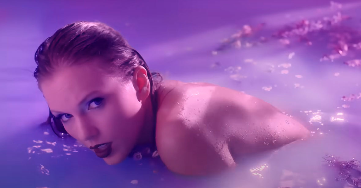 Taylor Swift en el videoclip de 'Lavender Haze'.