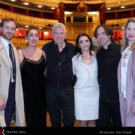 Almodovar subió al escenario del Teatro Real tras el estreno. Foto: Javier del Real.