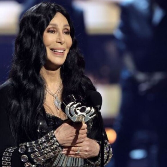 Cher brilla al recibir el Premio Icon en los iHeartRadio Music Awards 2024