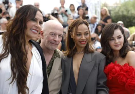 El elenco de 'Emilia Pérez' y su director en el Festival de Cannes.
