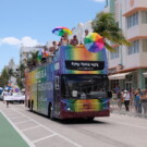 La carroza de Turismo de Miami para el Pride.