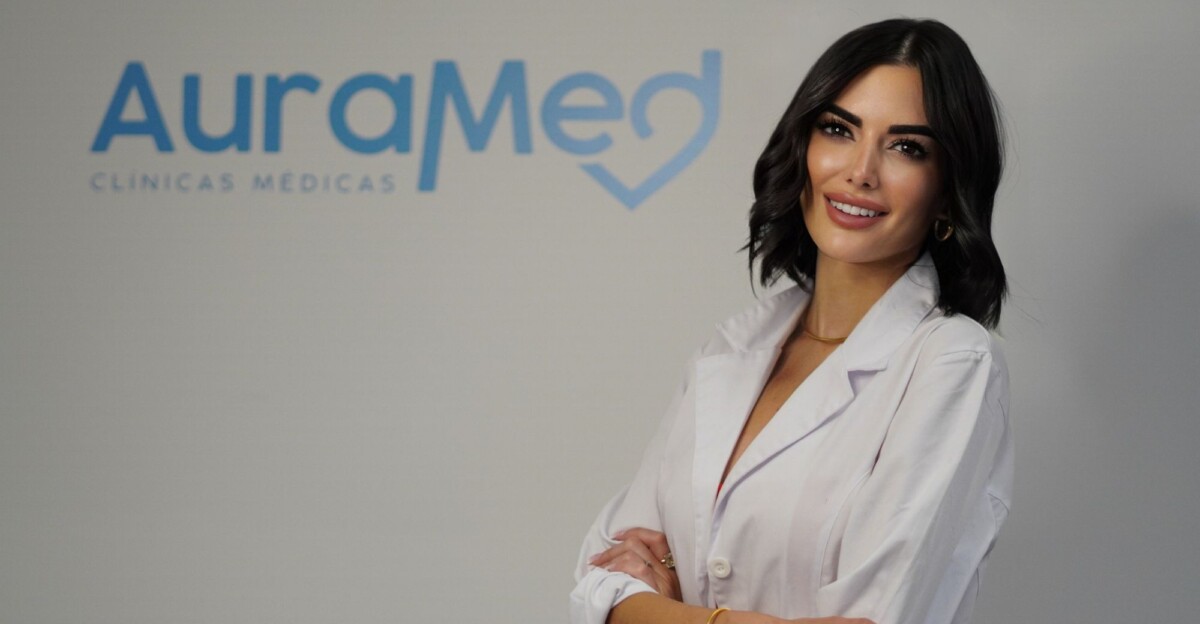 La doctora Alba Ruiz de la clínica AuraMed.