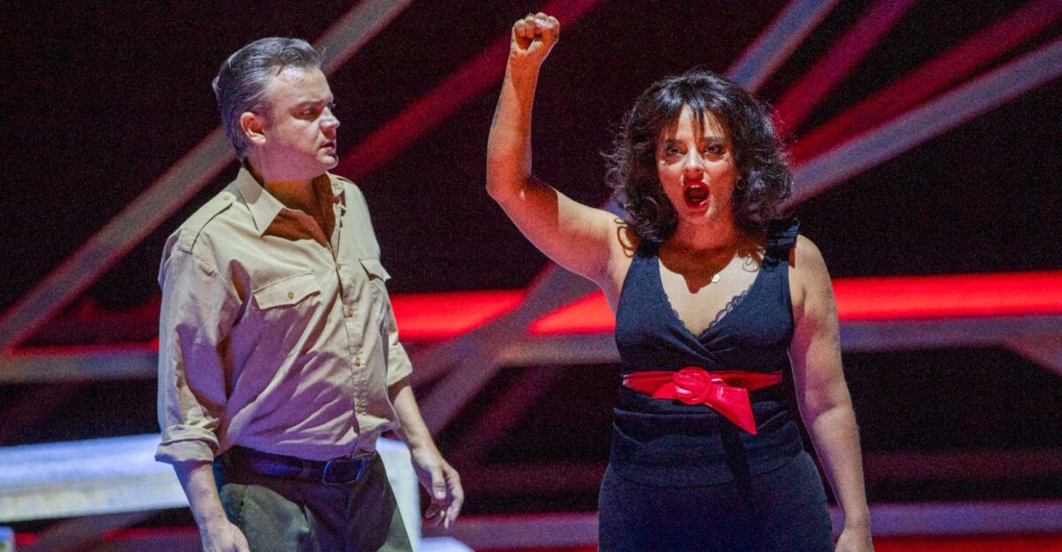 Dmytro Popov, Don José, y Rihab Chaieb, Carmen, en el escenario del Kursaal de San Sebastián.