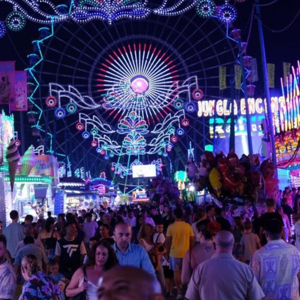 Agresión lesbófoba en Andalucía: arrestado un hombre por agredir e insultar a una pareja de chicas en la Feria de Málaga