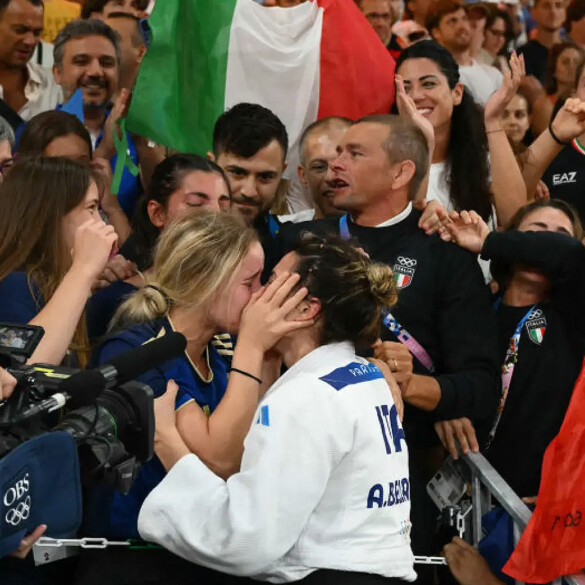 El 'beso extraordinario' entre Alice Bellandi y su novia en los JJ OO de París