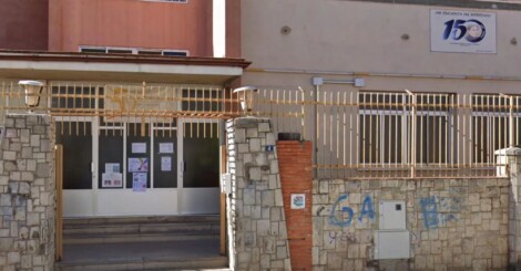 Fachada del colegio donde trabaja Federico Mulet