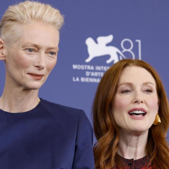 Julianne Moore y Tilda Swinton, 'chicas Almodóvar', amiguísimas en Venecia y nuevo shippeo viral