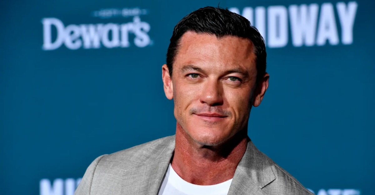 Luke Evans cuenta el acoso homofóbico que recibió en el colegio