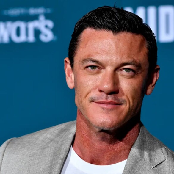 Luke Evans habla de la homofobia que vivió en el colegio: "Me acosaron por ser gay antes de saber qué era eso"