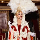 Enrique Viana, con vestido de la opereta Benamor, producción del Teatro de La Zarzuela. Foto: Salva Musté.