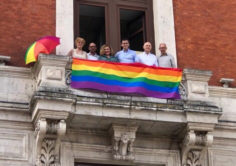 Bandera arcoíris colocada en la Diputación Provincial de Valladolid