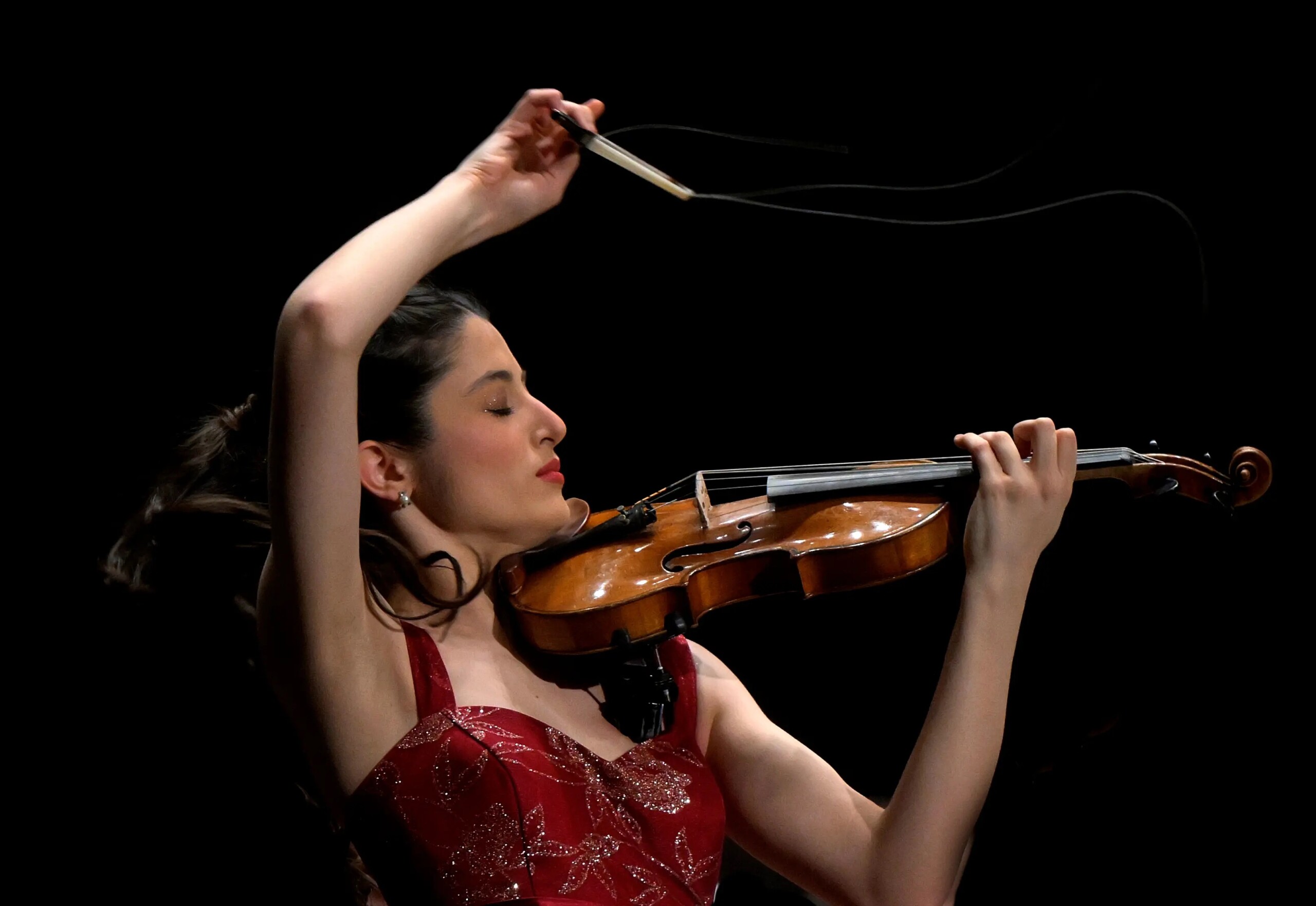 La violonista María Dueñas actúa en el Festival Internacional de Música de Canarias.