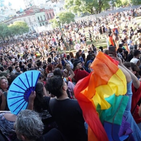 La comunidad LGTBIQ+ de Argentina se rebela contra el discurso de odio de Milei: "Al clóset no volvemos más"