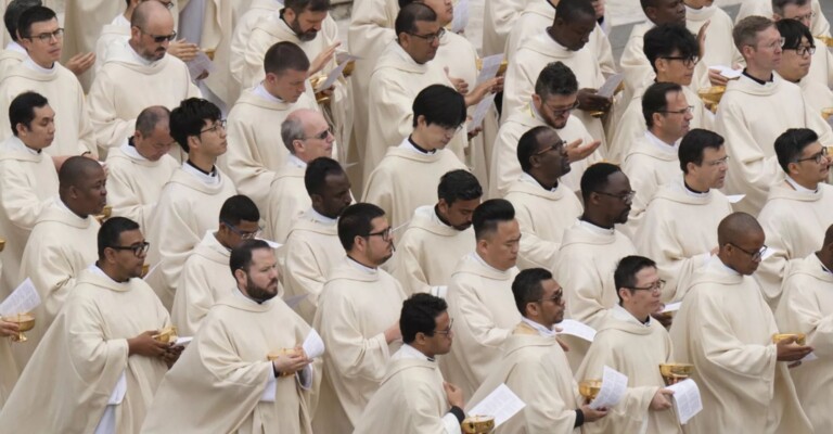 Los hombres homosexuales podrán ser sacerdotes en Italia gracias a una nueva normativa