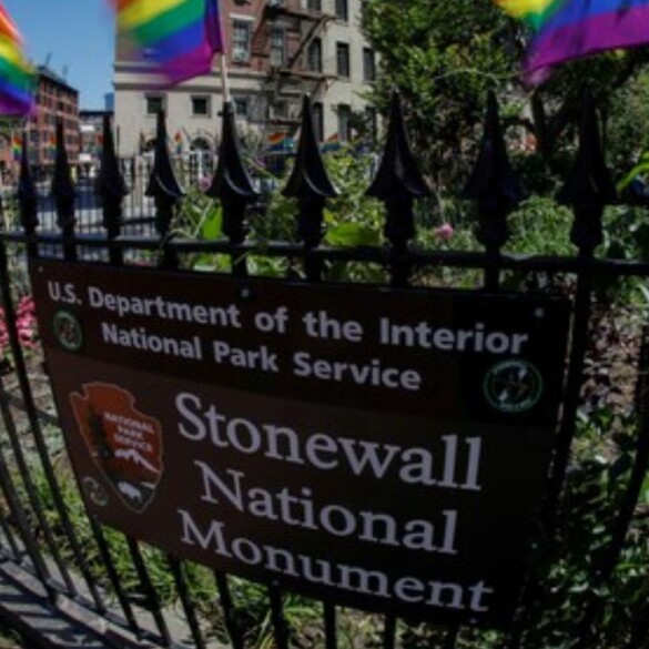 Eliminan el término ‘transgénero’ de la web del Monumento de Stonewall