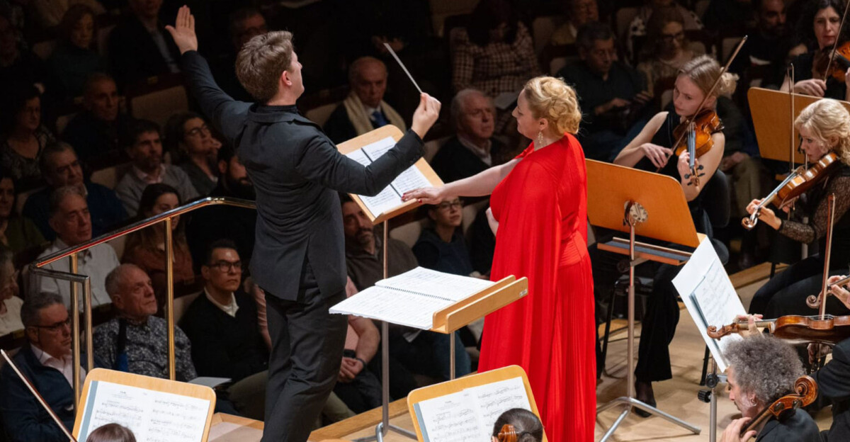 Con Joshua Weilerstein a la batuta de la ONE, Saioa Hernández vivió un triunfal regreso al repertorio sinfónico. Una noche memorable. Foto: Rafa Martín.