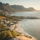 La playa de Camps Bay