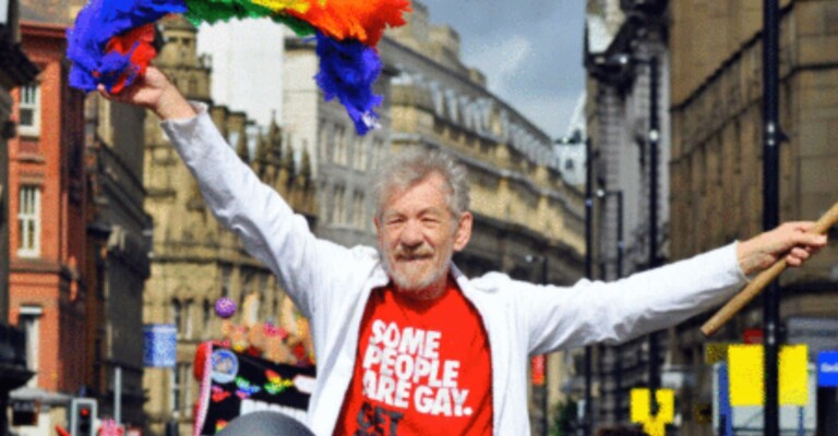 Ian McKellen anima a los actores LGTBIQ+ a salir del armario