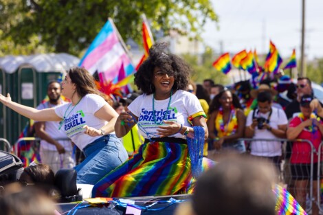 Viaja hasta el Orgullo de Tumpa Bay con KLM.