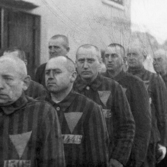 París inaugura un monumento en memoria de las víctimas LGTBIQ+ del Holocausto
