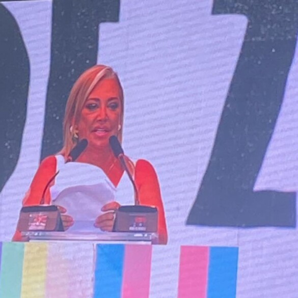 Belén Esteban en el pregón del Orgullo LGTBIQ+ de Sevilla: "Ahora, más que nunca, hay que ondear la bandera de colores”
