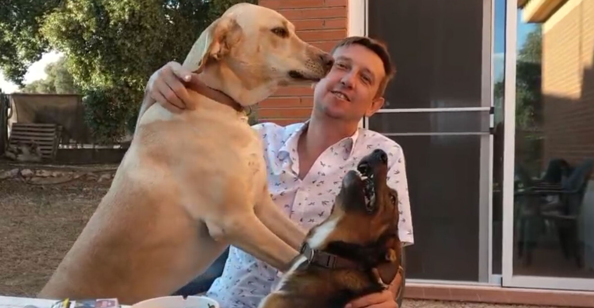 Alfonso de Ramos con sus queridos Chass y Nelson.