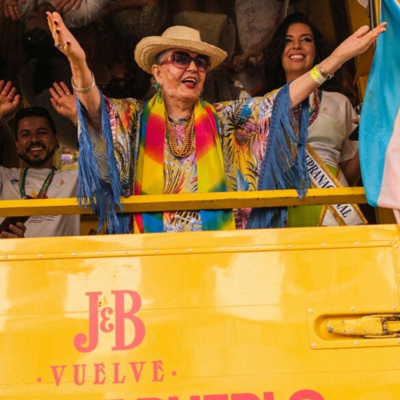 Torremolinos se rinde ante Manolita Chen en el emotivo inicio del tour J&B Orgullo de Pueblo