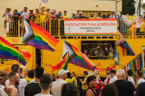 La carroza Manolita en el Orgullo de Pueblo J&B de Torremolinos