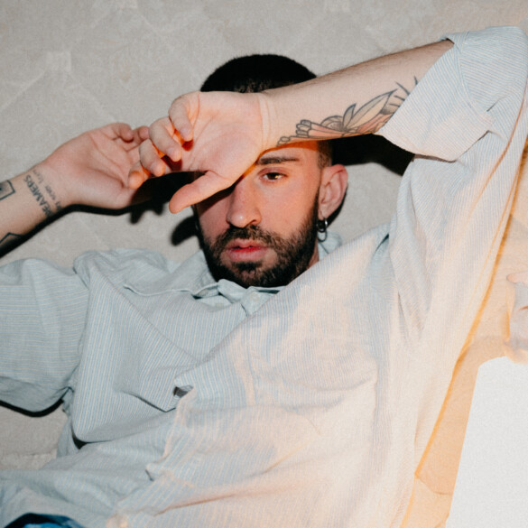 Pablo Alamá y su experiencia como hombre trans en una obra de teatro que vuelve a Madrid en pleno Orgullo