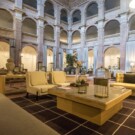 Imagina una noche de verano en el interior del Parador rodeado de tanta historia.