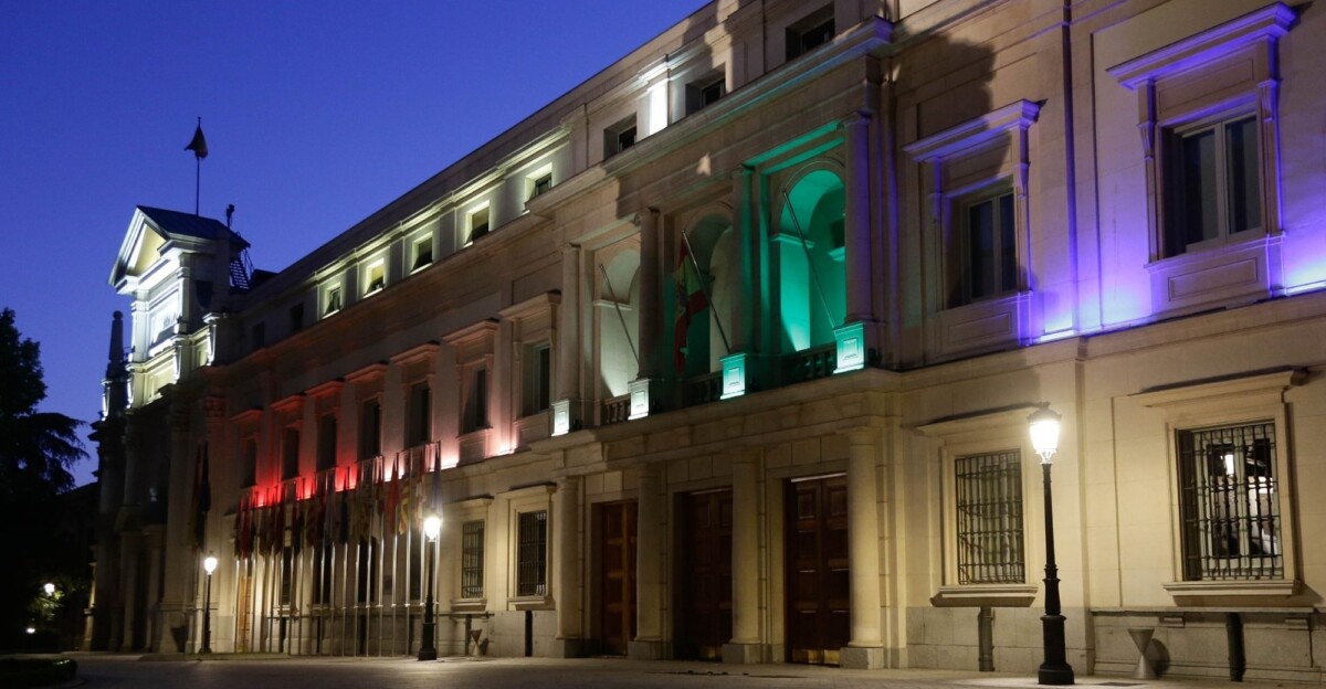El Senado ya iluminó su fachada con los colores de la bandera LGTBIQ+ en 2024.