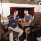 IZDA: Camisa Tommy Hilfiger | Pantalón Antony Morato | Deportivas Victoria DCHA: Polo Tommy Hilfiger | Bermudas Dockers | Deportivas Boston