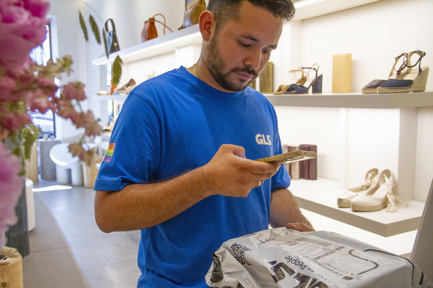 Reparte Orgullo por Chueca: GLS Spain tiene la clave