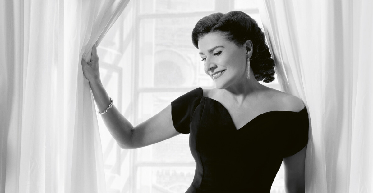 La diva italiana regresa a Madrid para cantar 'Orfeo y Eurídice' dentro del ciclo IMPACTA. Con la 'Butaca Shangay', si compras tres entradas para un mismo espectáculo del ciclo, una de ellas te sale gratis. Foto Emanuele Scorcelletti.