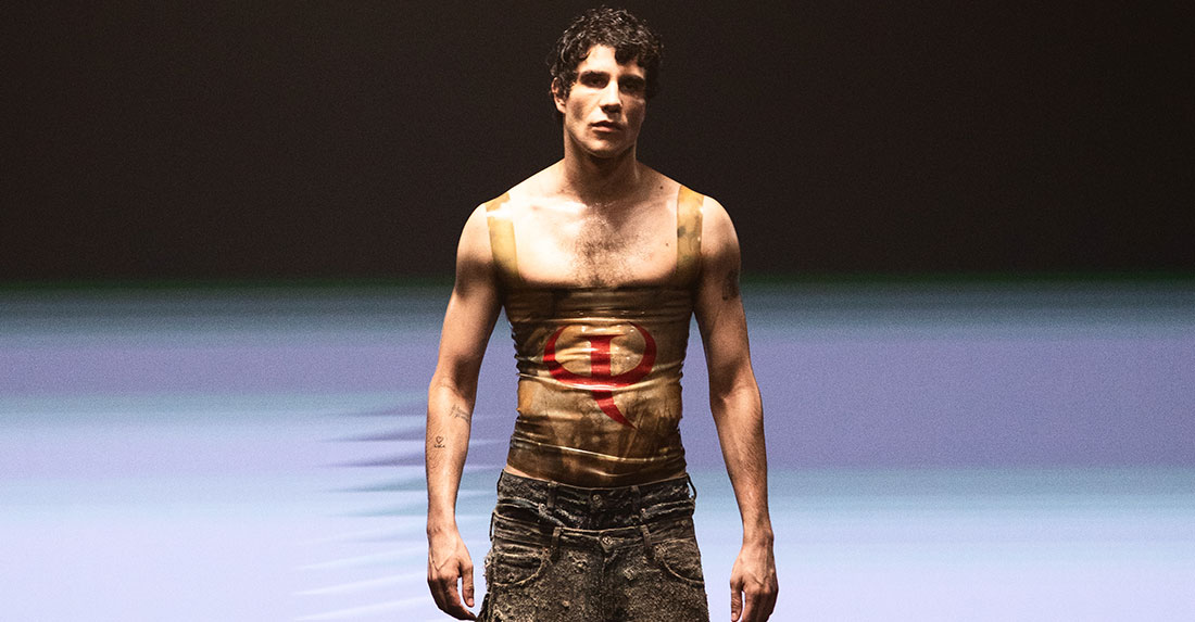 Javier Calvo pisa la pasarela para Javier Collazo en Madrid.
