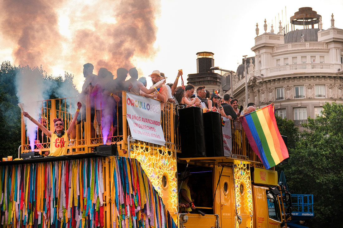 La carroza Orgullo de Pueblo en el MADO