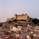 Espectacular imagen del Parador de Alcañiz desde el pueblo.