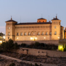 Fachada impresionante del Parador.