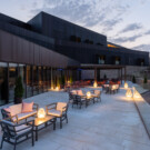 En su terraza podrás disfrutar de las vistas al castillo y sus bonitos atardeceres.