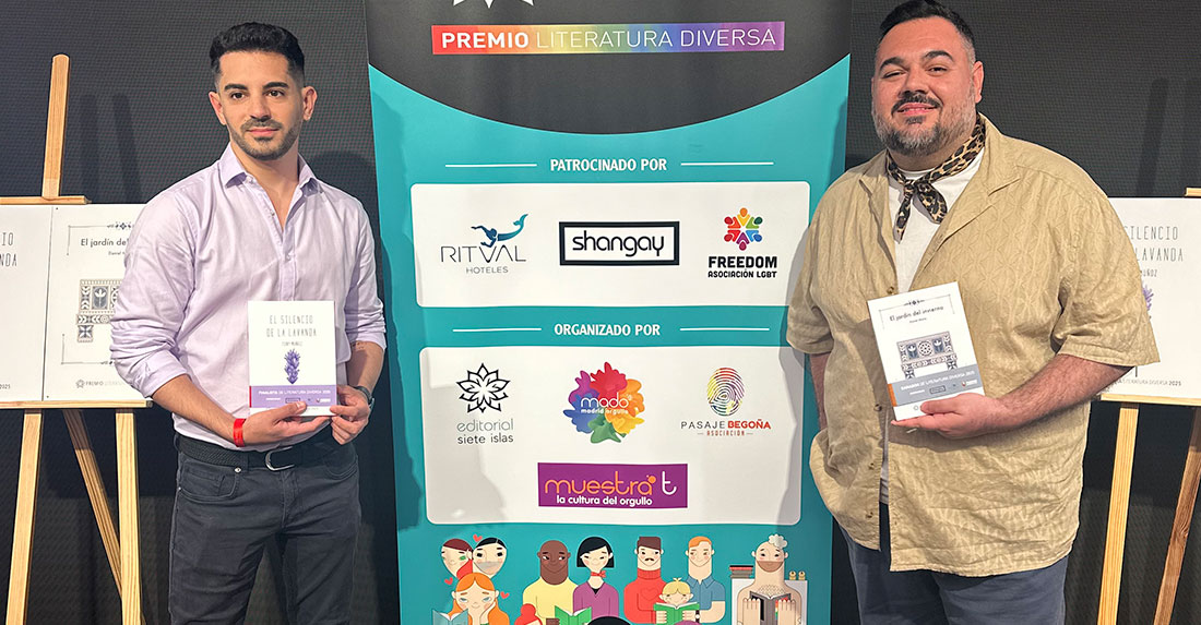 Daniel María y Tony Muñoz, ganador y finalistadel Premio Literatura Diversa.