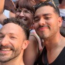 Gritando amor desde la carroza del Orgullo de Madrid.