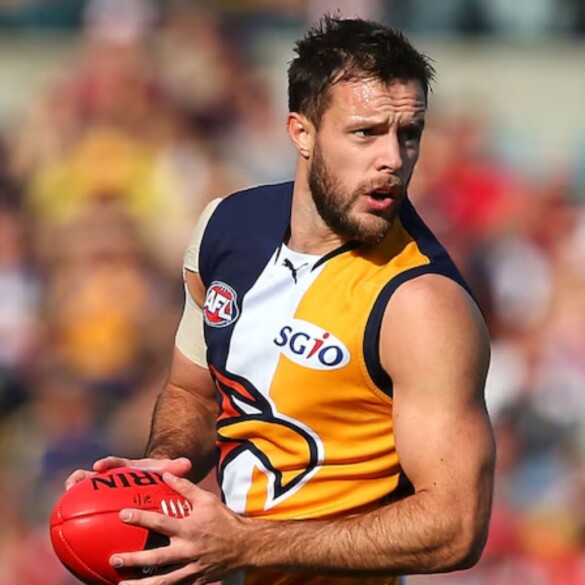 Mitch Brown, jugador de la Liga Australiana de Fútbol, sale del armario como bisexual