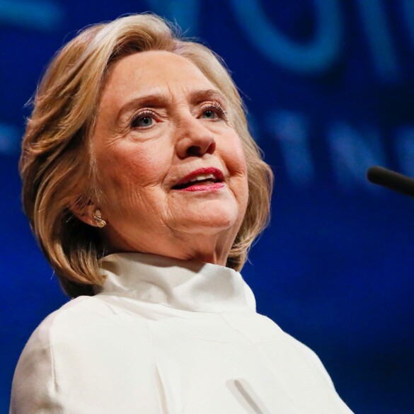 Hillary Clinton muestra su preocupación sobre el futuro del matrimonio igualitario en Estados Unidos