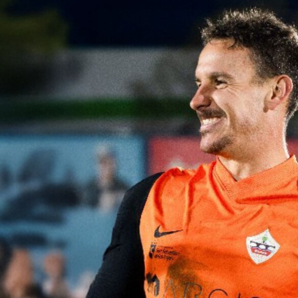 El futbolista Alberto Lejárraga, víctima de insultos homófobos durante un partido